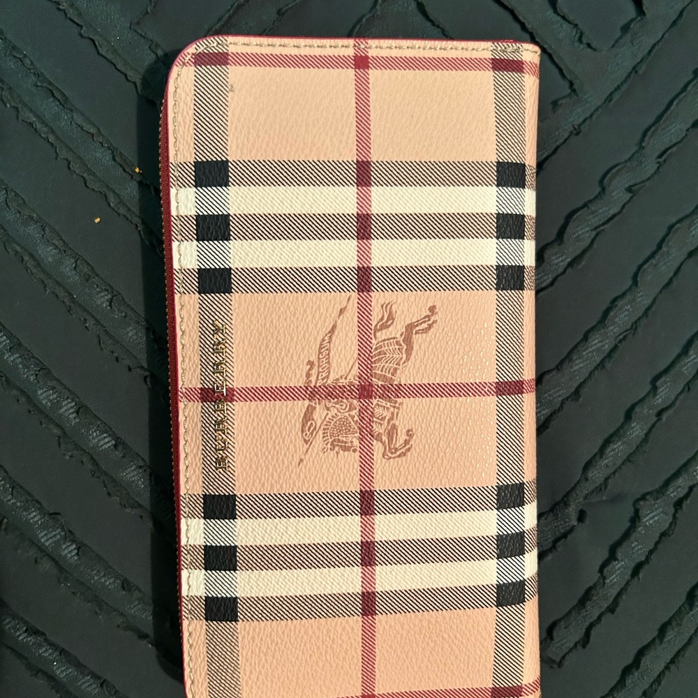 Burberry Tan and Brown Checkered Wallet - Picture 5 of 5